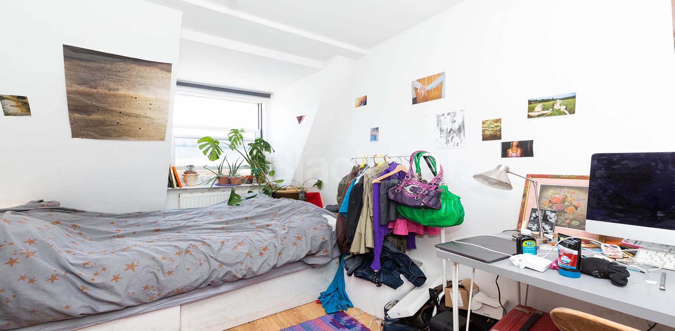 Split level 3 bed flat in Camden located within walking distance to UCL Camden High Street, Camden